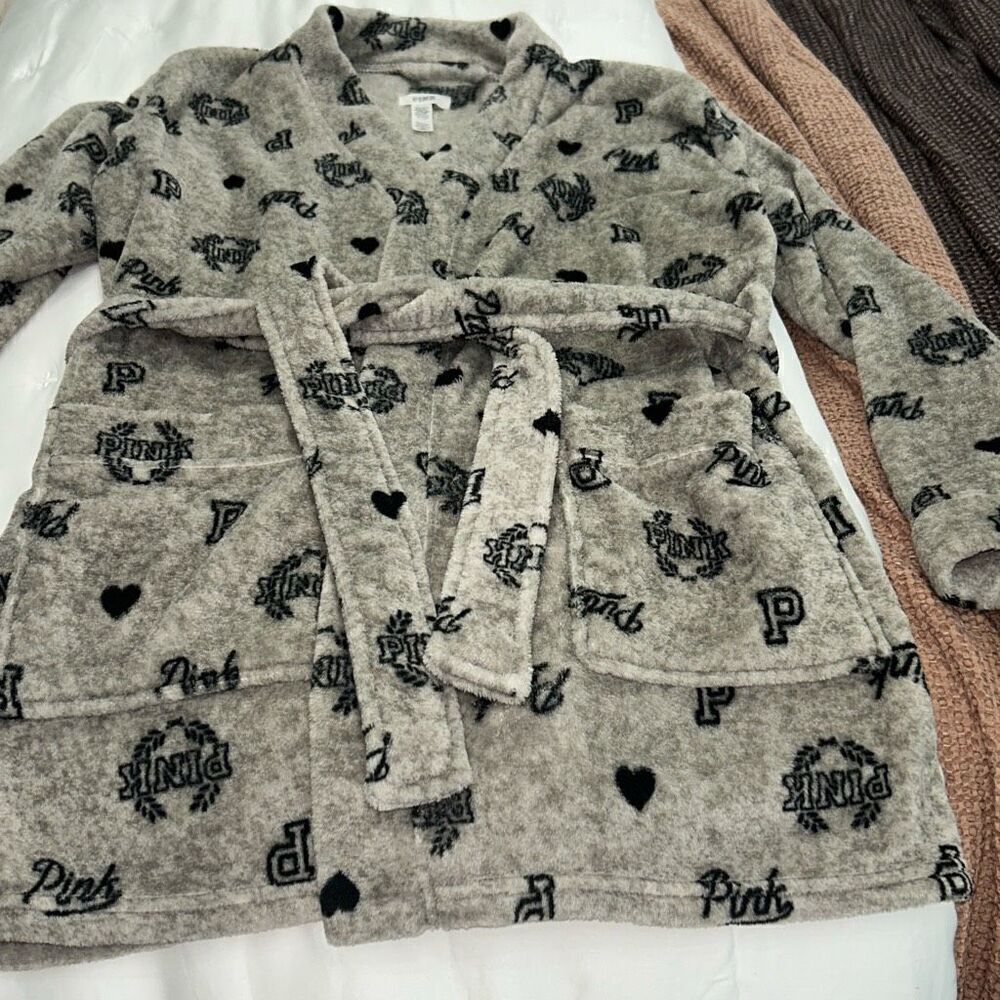 Victoria's Secret Pink GREY BLACK LOGO Short Soft Fleece Robe xs